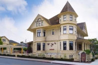 ภายนอกอาคาร Pacific Grove Inn