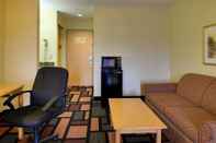 Common Space Quality Inn & Suites Malvern