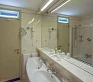 In-room Bathroom 3 Hotel Abano Ritz