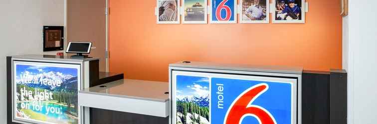 Lobby Motel 6 Anchorage, AK - Midtown