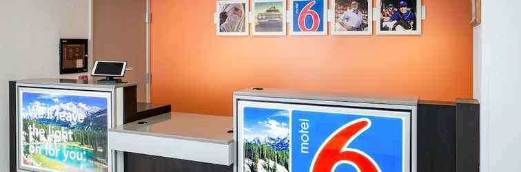 Lobby Motel 6 Anchorage, AK - Midtown