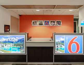 Lobby 2 Motel 6 Anchorage, AK - Midtown