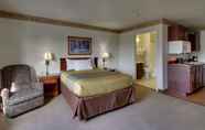 Bedroom 5 All Towne Suites