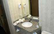 Toilet Kamar 3 ParkShore Resort