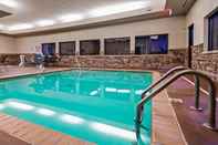 Swimming Pool SureStay Plus Hotel by Best Western Coffeyville