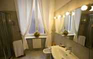 Toilet Kamar 4 Hotel Chelsea