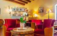 Bar, Kafe, dan Lounge 3 Auberge de Tavel