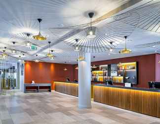 Lobi 2 Hilton Garden Inn London Heathrow Airport