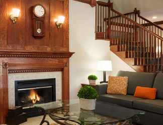 Lobby 2 Country Inn & Suites by Radisson, Lehighton (Jim Thorpe), PA