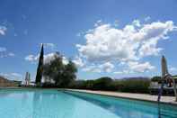 Swimming Pool Dievole Wine Resort