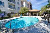 Swimming Pool Courtyard by Marriott Ventura Simi Valley