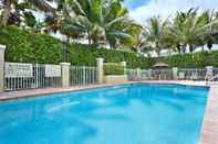 Swimming Pool Hampton Inn by Hilton West Palm Beach Central Airport
