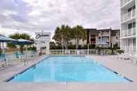 Swimming Pool Cabana Shores Inn