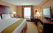 ห้องนอน 6 Days Hotel by Wyndham North Bergen /NYC Area