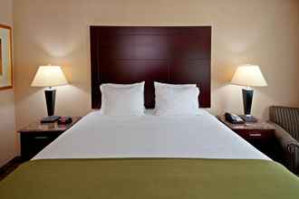 ห้องนอน 4 Days Hotel by Wyndham North Bergen /NYC Area