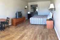 Bedroom SureStay Hotel by Best Western Oklahoma City West