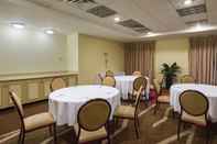 ห้องประชุม Hilton Garden Inn Queens/JFK Airport