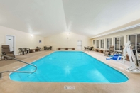 Swimming Pool Hawthorn Suites by Wyndham Akron/Seville