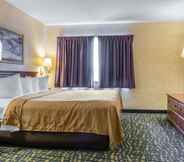 Kamar Tidur 6 Quality Inn & Suites