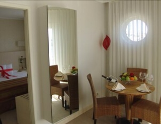 Phòng ngủ 2 Sisus Hotel