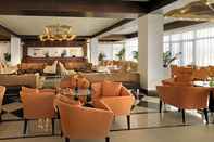 Bar, Cafe and Lounge Apostolata Island Resort & Spa