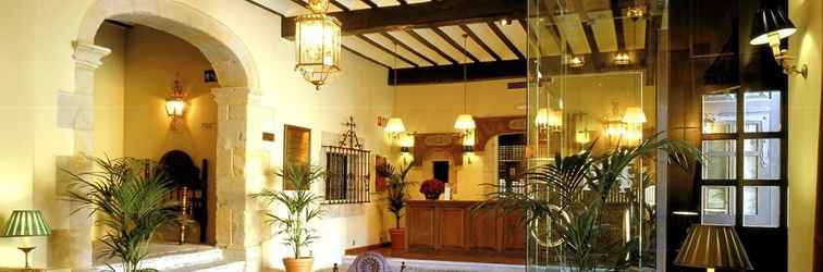 Lobby Parador De Santillana De Gil Blas