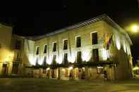 Bên ngoài Parador de Santo Domingo de la Calzada