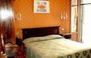 Bedroom 3 Hotel Villa Rosa
