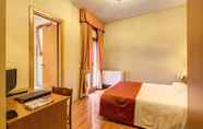 Kamar Tidur 7 Flower Garden Hotel Rome