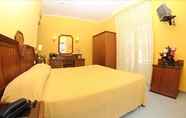 Bedroom 2 Hotel Ascot