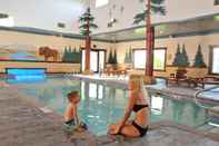 Swimming Pool Stoney Creek Hotel St. Joseph