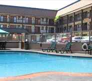 Swimming Pool 5 Heritage Inn Yosemite/Sonora