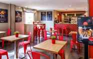 Quầy bar, cafe và phòng lounge 7 ibis Madrid Alcorcon Tresaguas