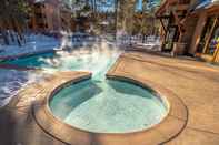 Swimming Pool Motherlode Condominiums by Ski Country Resorts