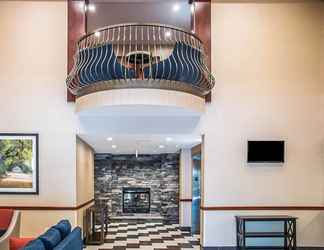 Lobby 2 Comfort Suites Bluffton - Hilton Head Island