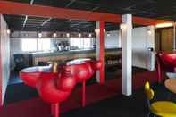 Bar, Kafe, dan Lounge Botel