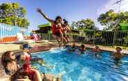 Kolam Renang 5 Haven Backpacker Resort