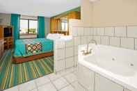 Kamar Tidur Super 8 by Wyndham Denver Stapleton