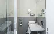 In-room Bathroom 6 Arco Smart Hotel