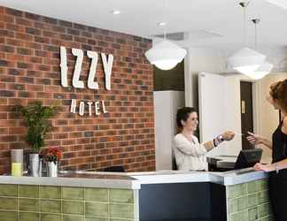 Lobby 2 Hotel Izzy