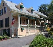 Exterior 2 Addison Choate Inn