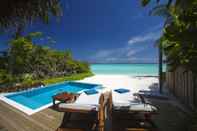 Swimming Pool Velassaru Maldives