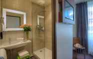 In-room Bathroom 4 Campanile Annecy Centre - Gare