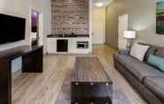 Ruang Umum 7 La Quinta Inn & Suites by Wyndham Laredo Airport