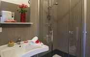 In-room Bathroom 5 Hotel Sabatino