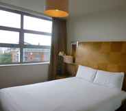 Bedroom 6 PREMIER SUITES Nottingham