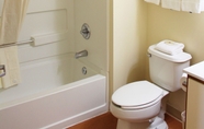 Toilet Kamar 4 Suburban Studios Sterling - Washington Dulles