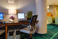 Functional Hall SpringHill Suites by Marriott Savannah Airport