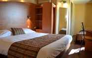 Bedroom 6 Brit Hotel Avignon Sud