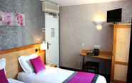 Bedroom 3 Hotel du Chemin Vert Paris